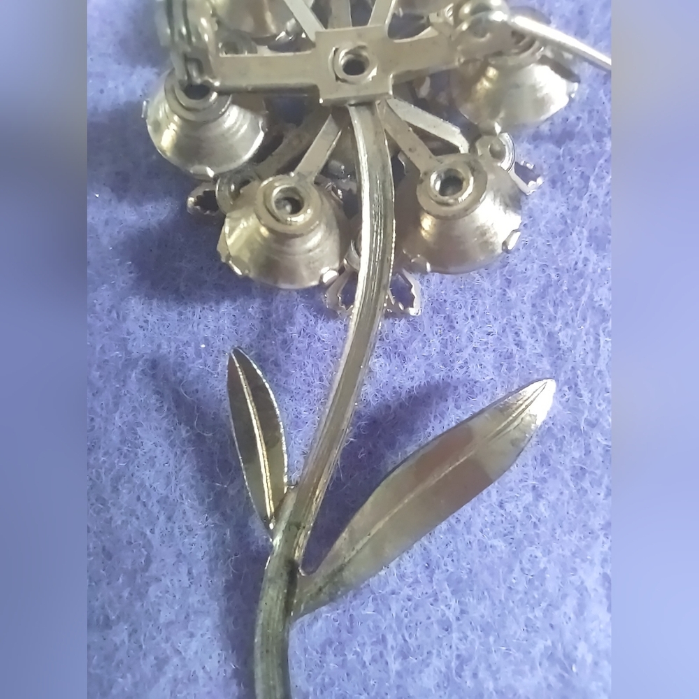 Vintage Rhinestone & Enamel Flower Brooch - Picture 8 of 16